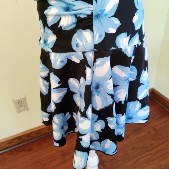 NWT COCOPEAR Women's Shaping Body One Piece Swim Dress Floral Tummy Control Sz S - Picture 9 of 16